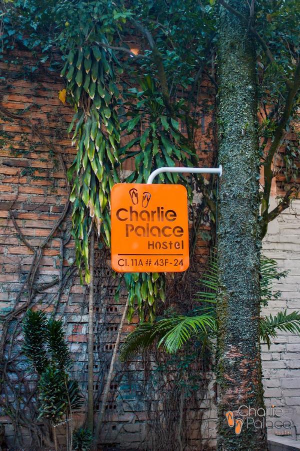 Charlie Palace Hostel Medellín Eksteriør billede