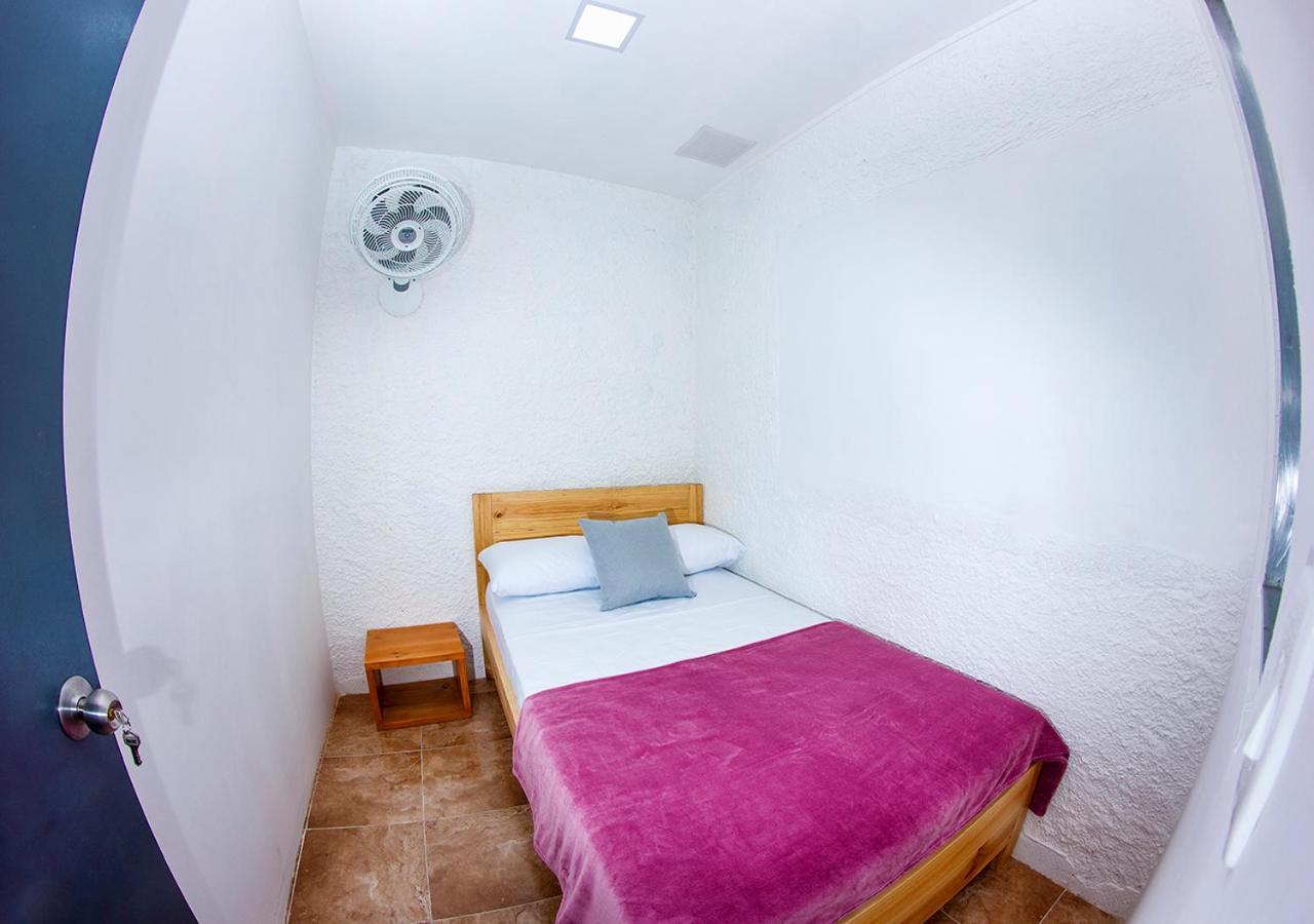 Charlie Palace Hostel Medellín Værelse billede
