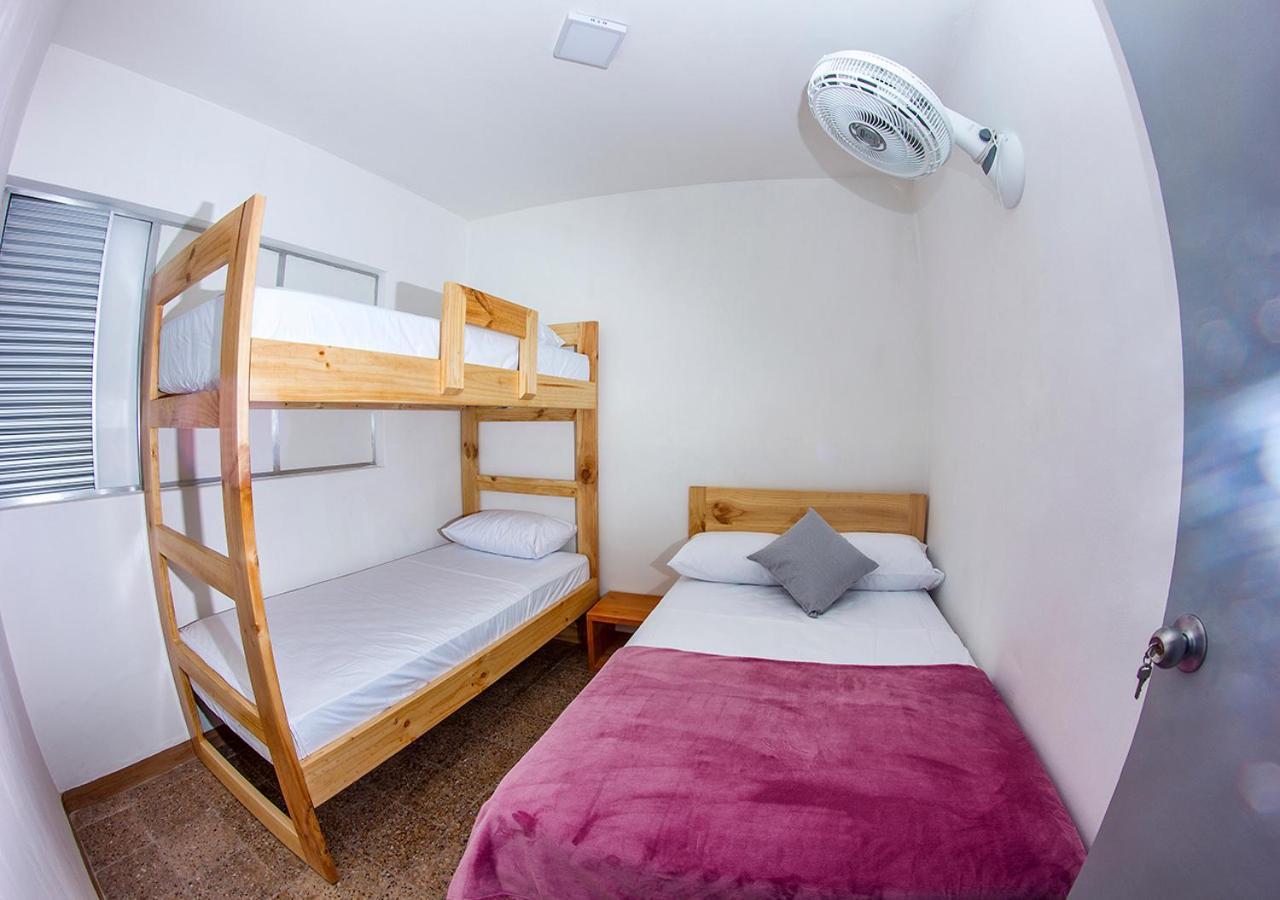 Charlie Palace Hostel Medellín Værelse billede