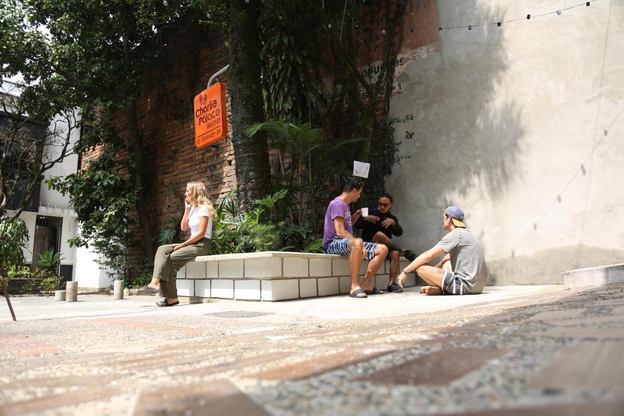 Charlie Palace Hostel Medellín Eksteriør billede